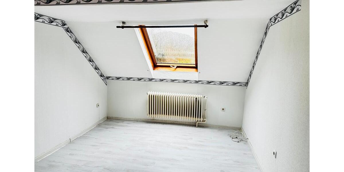 Dachgeschoßwohnung Spangenberg - 3 Zimmer, 65 m&sup2;, 600&euro; | Angebot:25098062