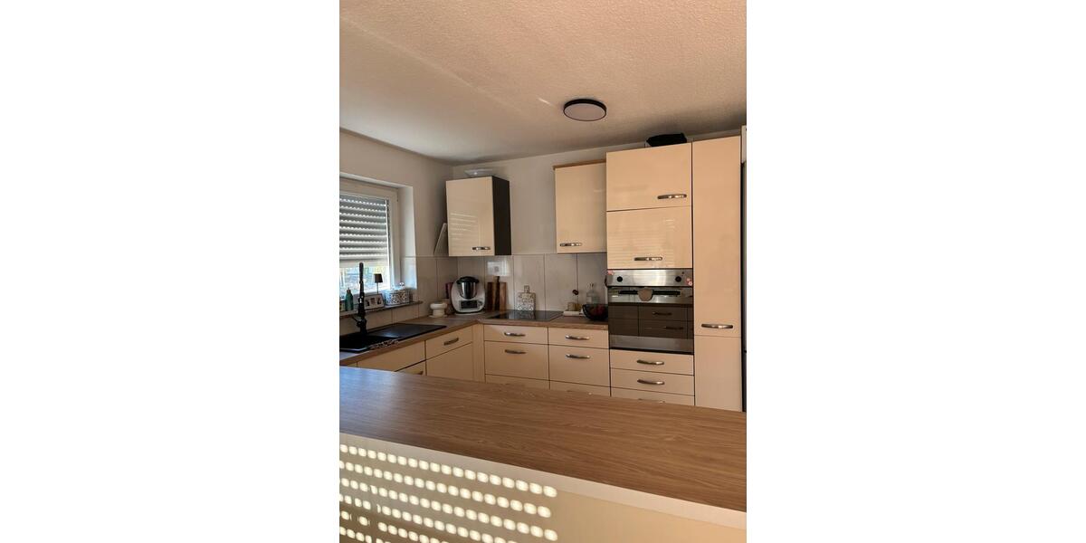 4 Zimmer Wohnung mit moderner Einbauküche - ANFRAGE STOP! 4 zimmer