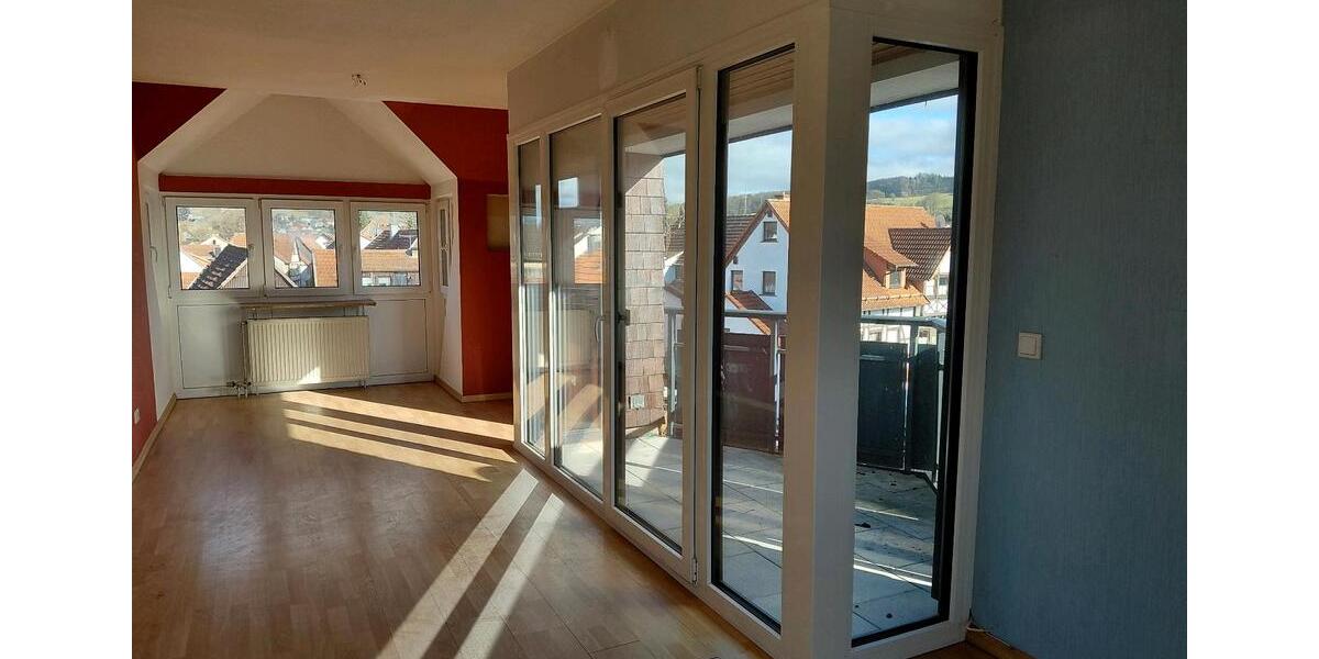 Dachgeschoßwohnung Schlüchtern - 3 Zimmer, 82 m&sup2;, 738&euro; | Angebot:25252603