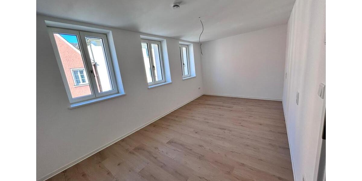 Etagenwohnung Weißenburg in Bayern - 3 Zimmer, 82 m&sup2;, 950&euro; | Angebot:26689350