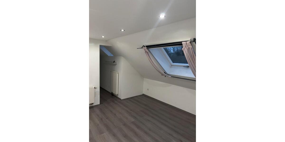 Dachgeschoßwohnung Hilchenbach - 2.5 Zimmer, 75 m&sup2;, 900&euro; | Angebot:26546154