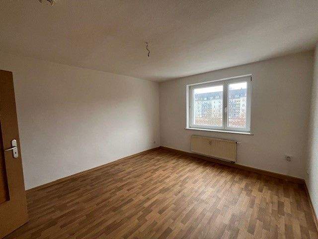 Etagenwohnung Zwickau Pölbitz - 4 Zimmer, 65 m&sup2;, 381&euro; | Angebot:26826666