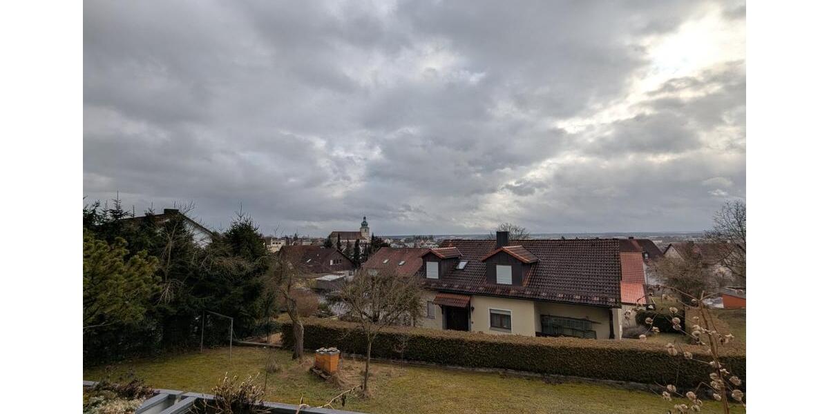 Hochparterre Amberg - 4 Zimmer, 100 m&sup2;, 1.200&euro; | Angebot:25392062