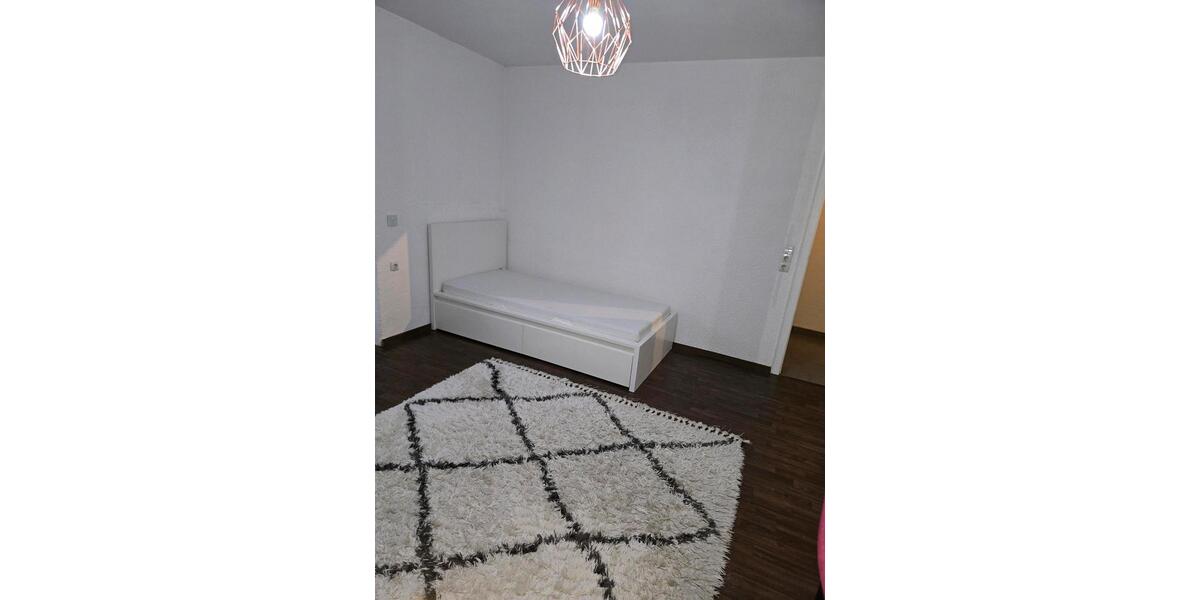 WG Zimmer in einer dreier WG 4 zimmer