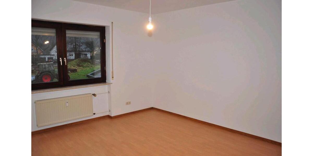 Etagenwohnung Tawern - 5 Zimmer, 80 m&sup2;, 900&euro; | Angebot:26042113