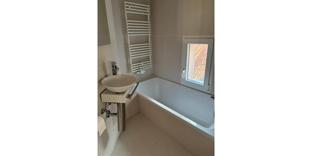 Dachgeschoßwohnung Coburg - 3 Zimmer, 100 m&sup2;, 1.250&euro; | Angebot:26413743
