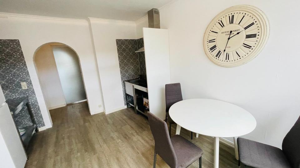 Etagenwohnung Neumünster - 2 Zimmer, 65 m&sup2;, 900&euro; | Angebot:23689350
