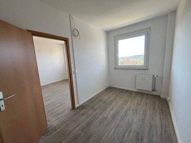 Etagenwohnung Zwickau Pölbitz - 3 Zimmer, 70 m&sup2;, 399&euro; | Angebot:26842133