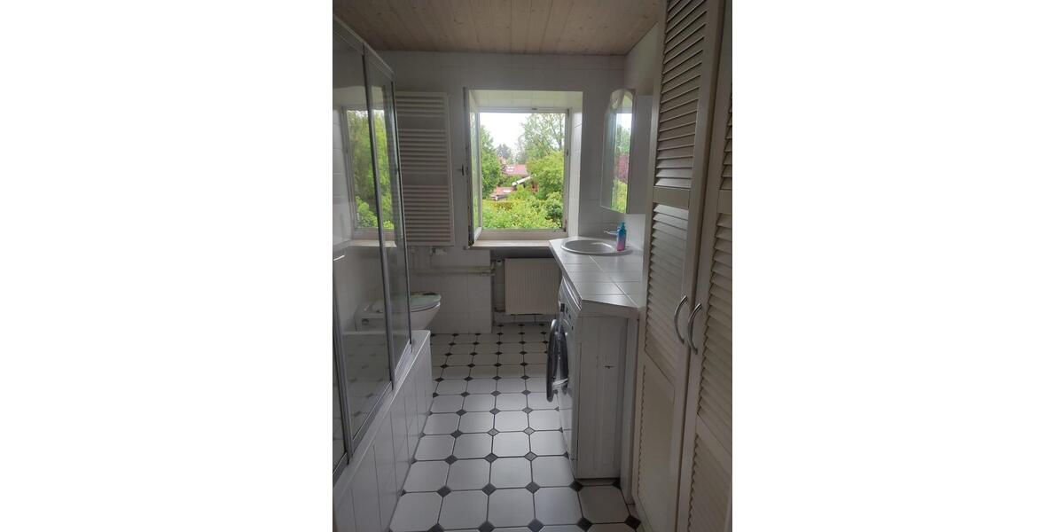 Etagenwohnung Holzkirchen - 3.5 Zimmer, 105 m&sup2;, 1.300&euro; | Angebot:25899379