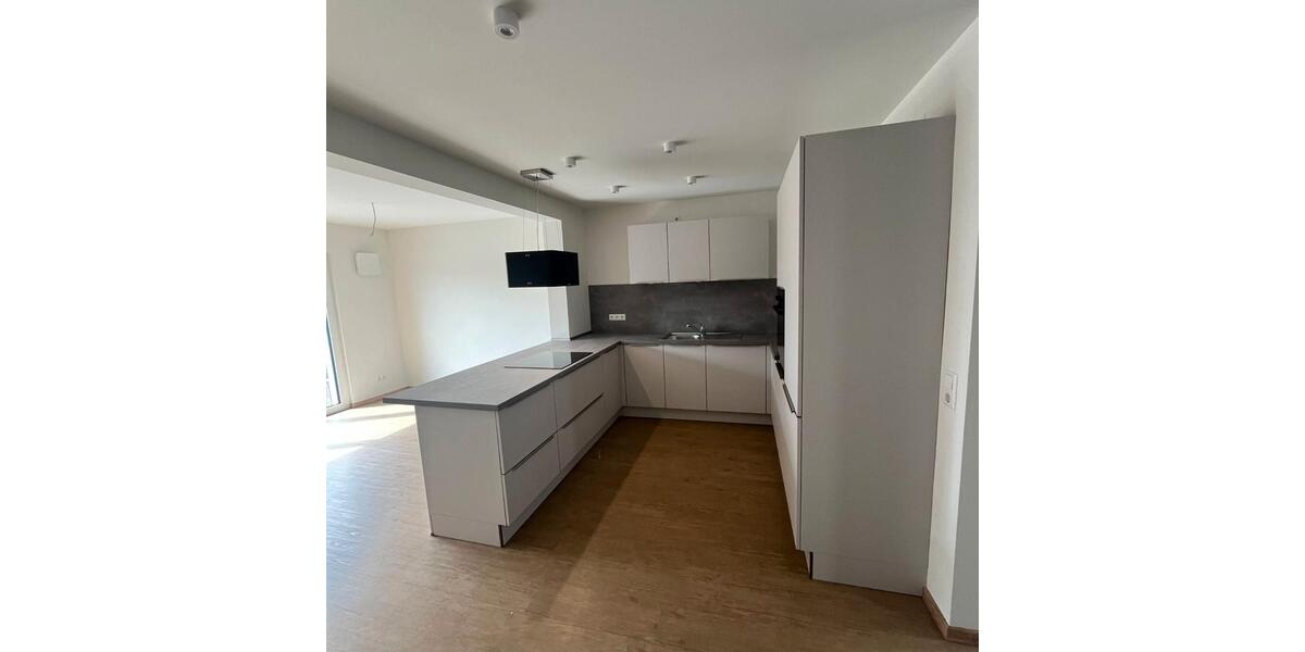 Etagenwohnung Knittlingen - 4 Zimmer, 100 m&sup2;, 1.400&euro; | Angebot:26048812