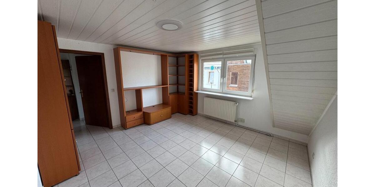 Etagenwohnung Quierschied - 5 Zimmer, 130 m&sup2;, 950&euro; | Angebot:26021103