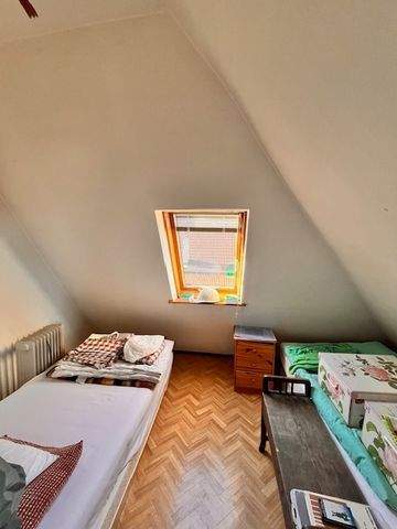 Lichtdurchflutetes Dachgeschossrefugium mit Aussicht über ganz Jena - möbliert, charmant, naturverbunden 2 zimmer