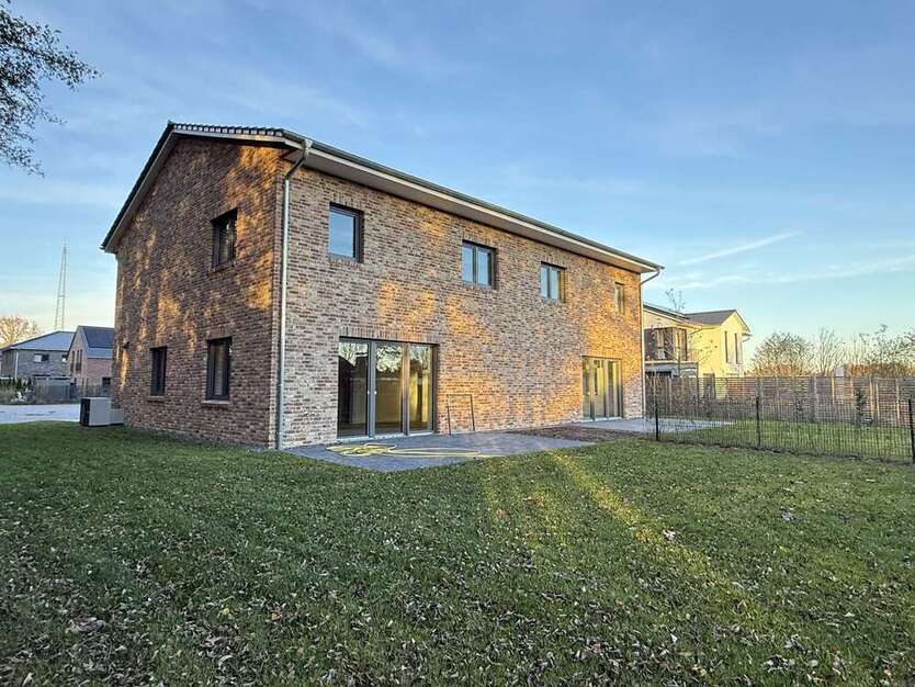 Haus zum Mieten in Uetersen 1.950 € 124.74 m² 4 zimmer