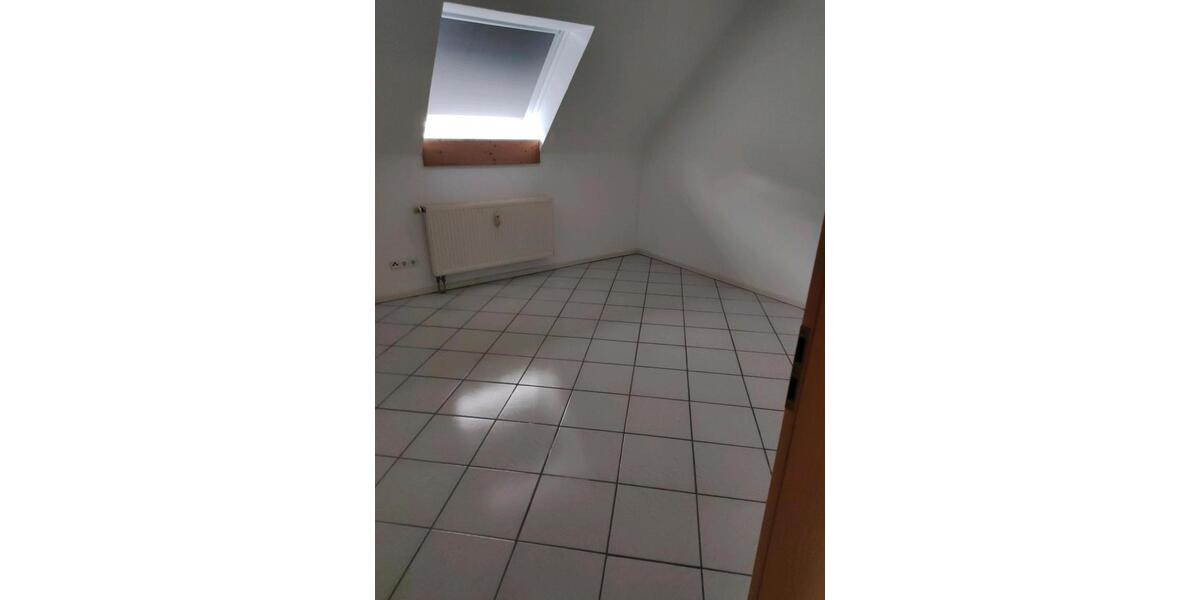 Dachgeschoßwohnung Krickenbach - 4 Zimmer, 108 m&sup2;, 1.200&euro; | Angebot:26185166