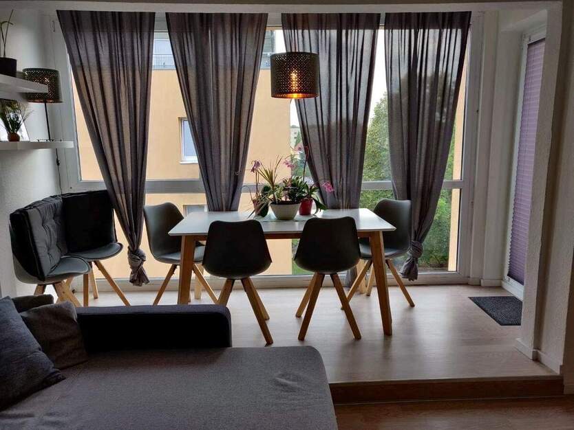 sonnige 3-Zimmerwohnung in zentraler Lage mit Balkon & Loggia! EBK gegen geringe Ablöse möglich 3 zimmer