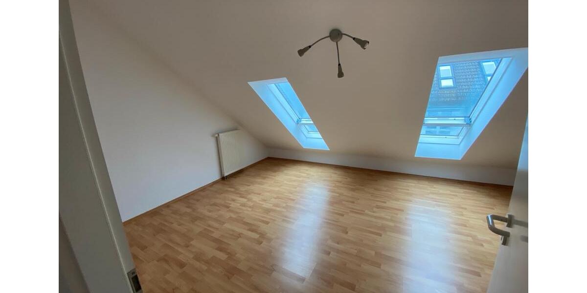 Reihenhaus Kelkheim (Taunus) - 5 Zimmer, 131 m&sup2;, 2.100&euro; | Angebot:24788876