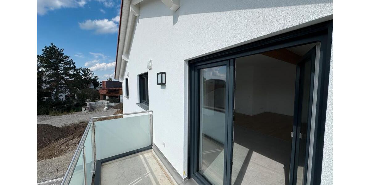 Dachgeschoßwohnung Kirchheim bei München - 3 Zimmer, 93 m&sup2;, 1.990&euro; | Angebot:24762321