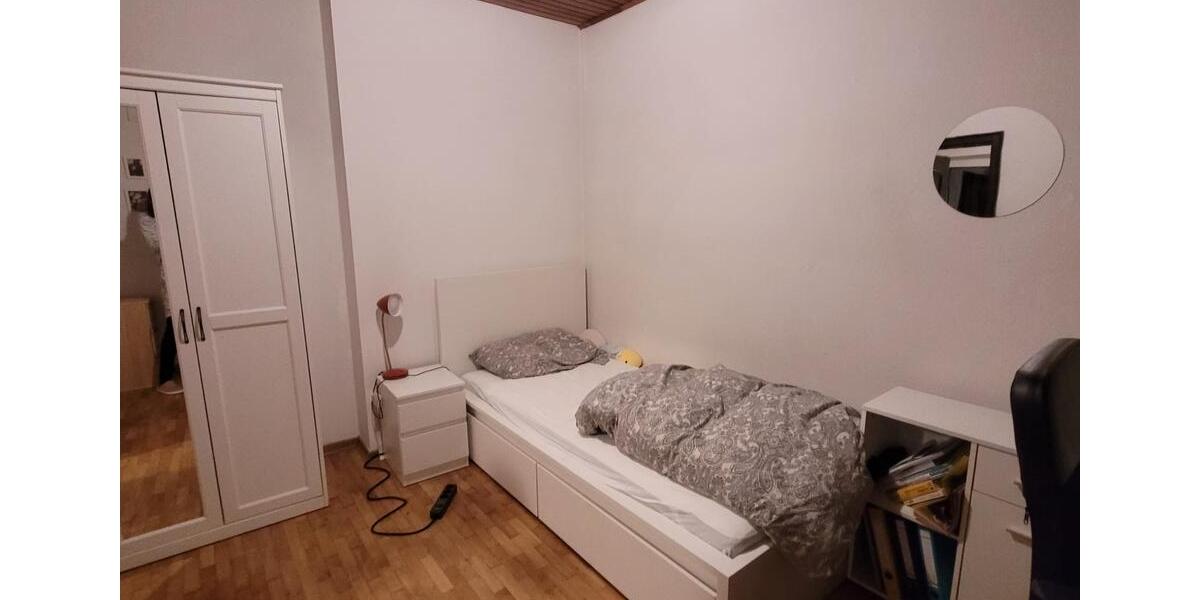 Ein Wg Zimmer frei in Frauen Wg, Lage: Nähe Erlenring 1 zimmer