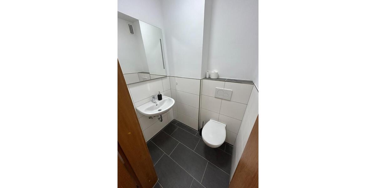 Wohnen auf Zeit Saarbrücken - 14 Zimmer, 145 m&sup2;, 495&euro; | Angebot:25768827