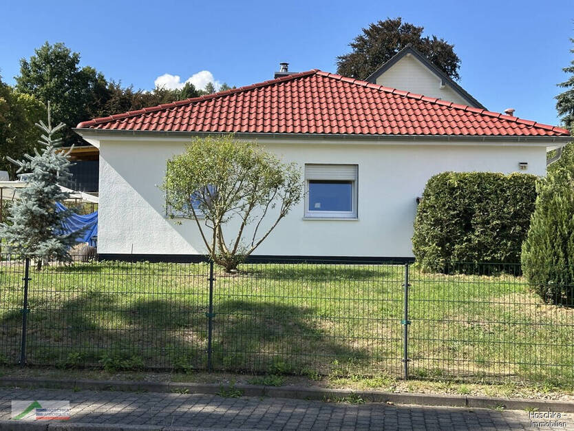 Befristete Vermietung für 2-3 Jahre! Neu renovierter 3 Zimmer Bungalow mit Garage und gr. Garten