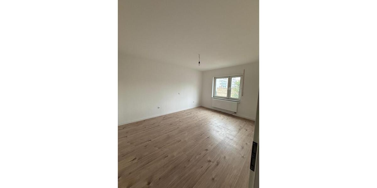 Etagenwohnung Ludwigshafen am Rhein - 3 Zimmer, 75 m&sup2;, 1.100&euro; | Angebot:26233236