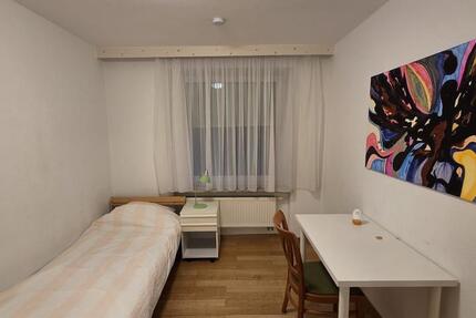 Zimmer mit Wlan, Teilung von Küche und DuscheWC, Waschmaschine, Garten und Terrasse 1 zimmer