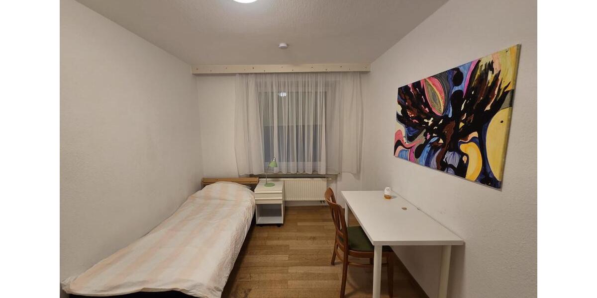 Zimmer mit Wlan, Teilung von Küche und DuscheWC, Waschmaschine, Garten und Terrasse 1 zimmer