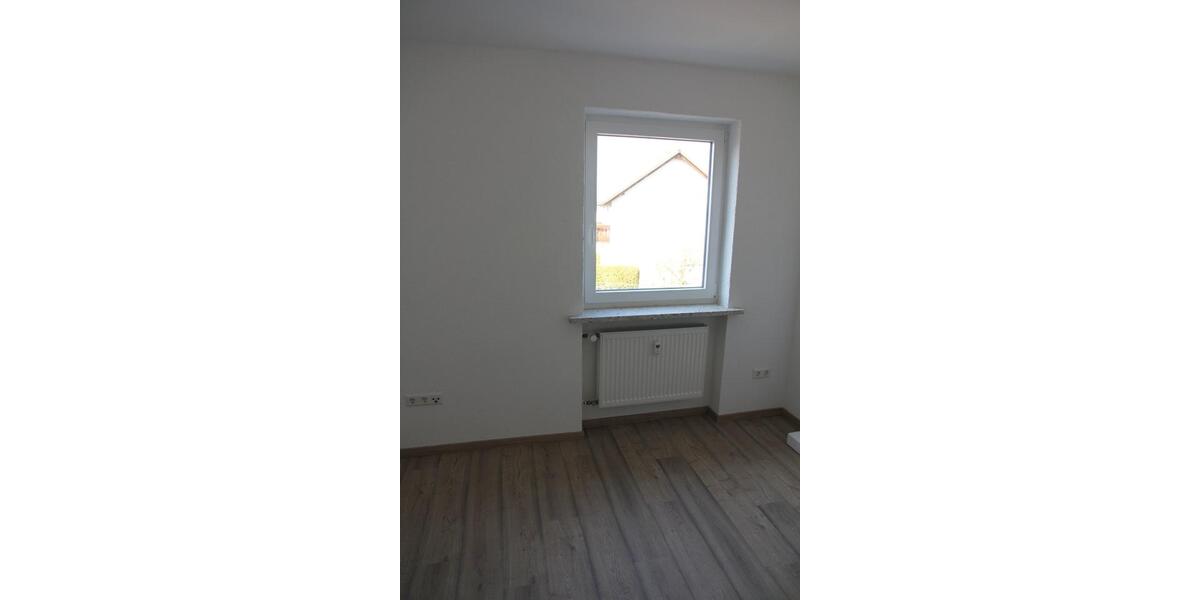 Erdgeschoßwohnung Grub am Forst - 3 Zimmer, 93 m&sup2;, 750&euro; | Angebot:24624932