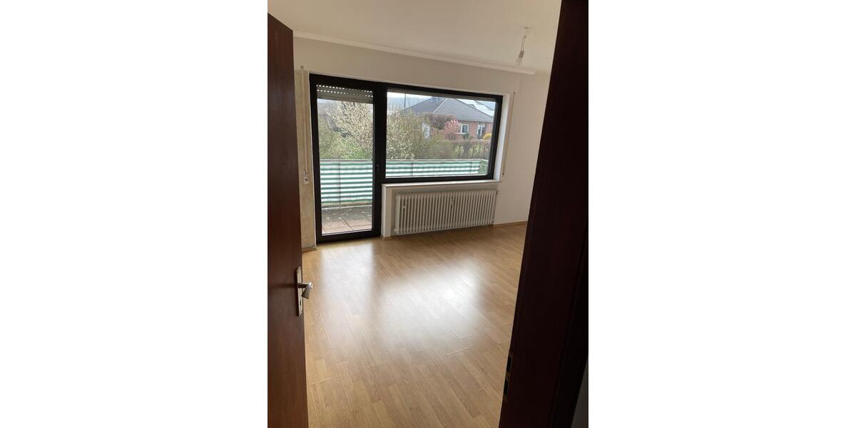 Etagenwohnung Wachtberg - 3 Zimmer, 80 m&sup2;, 800&euro; | Angebot:25638746