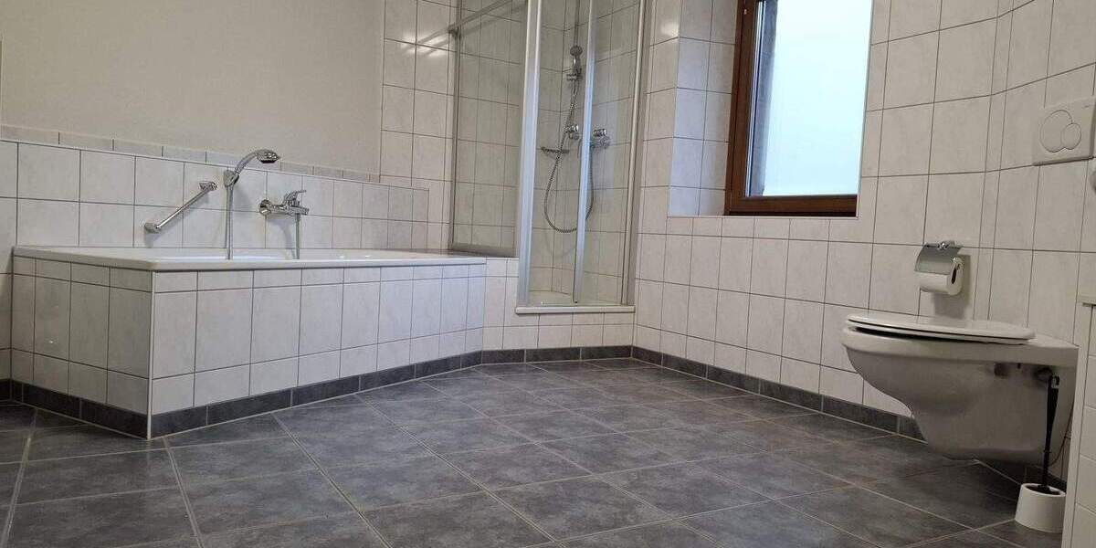 Etagenwohnung Saarburg - 3 Zimmer, 85 m&sup2;, 650&euro; | Angebot:25729345
