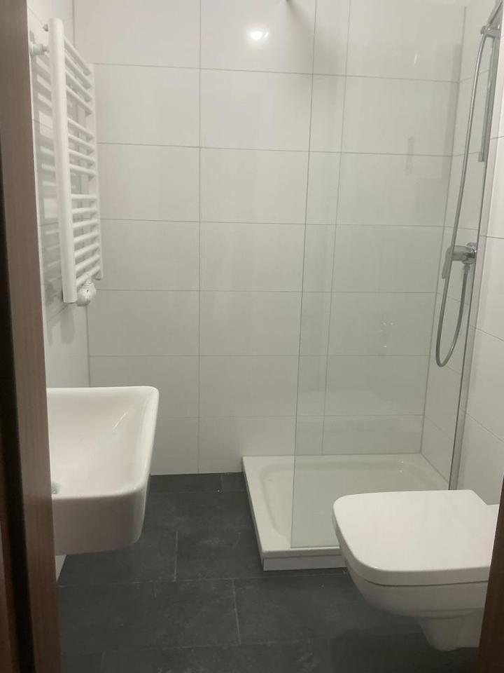 Tolle Bäder, Dusche und Balkon zimmer