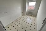 Teilmodernisierte 2-ZKB-Wohnung mit Einbauküche direkt in der Gökerstraße zu vermieten! zimmer