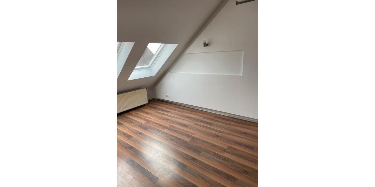 Dachgeschoßwohnung Gelnhausen - 2 Zimmer, 83 m&sup2;, 895&euro; | Angebot:25415642