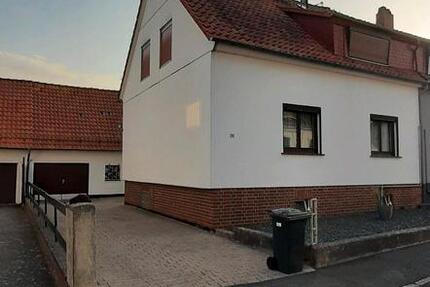 Doppelhaushälfte mit Garten und Nebengebäude in Lödingsen 4 zimmer