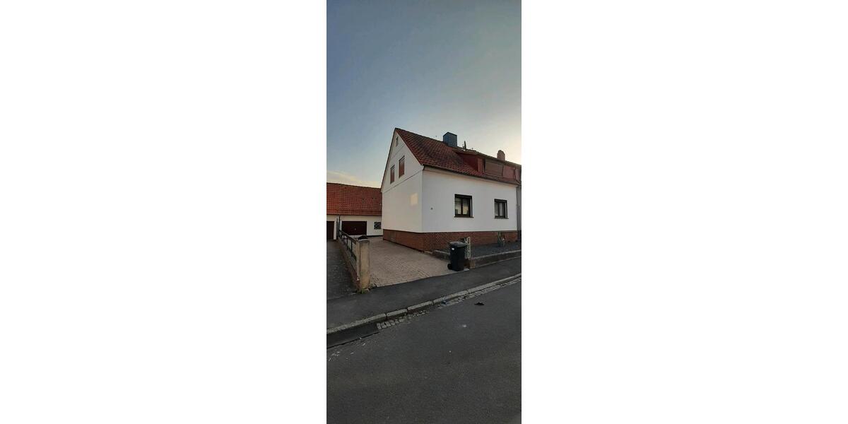 Doppelhaushälfte mit Garten und Nebengebäude in Lödingsen 4 zimmer