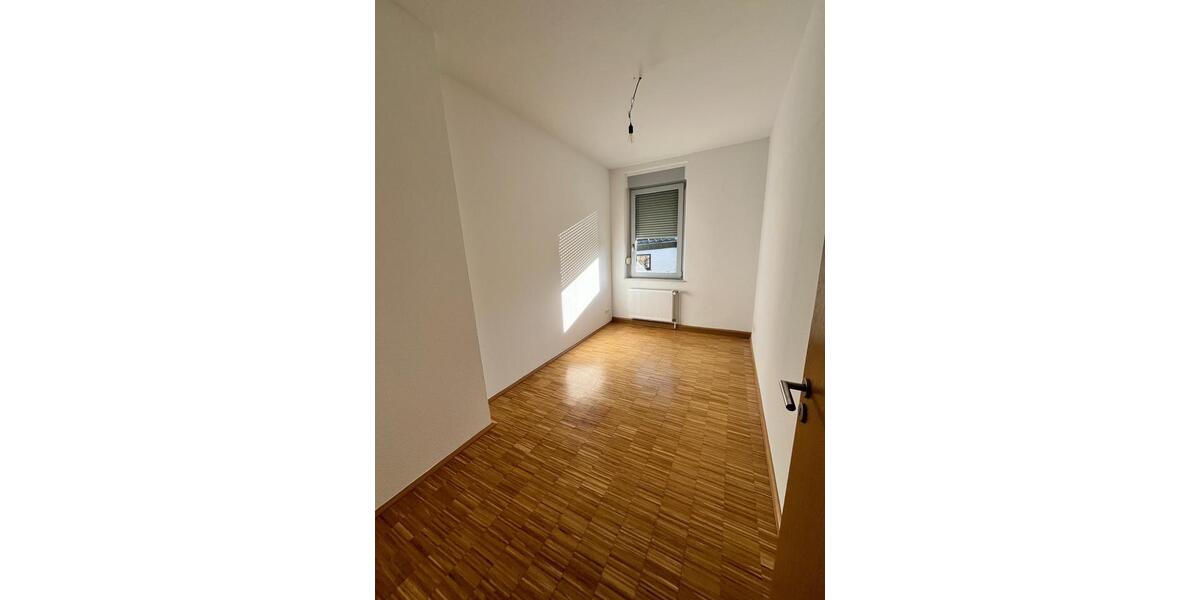Etagenwohnung Lüdenscheid - 4 Zimmer, 96 m&sup2;, 780&euro; | Angebot:26231190