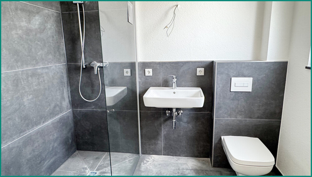 NEUBAU-ERSTBEZUG: MODERNE 3-ZIMMER-WOHNUNG MIT AUFZUG, GROSSEM BALKON UND PKW-STELLPLATZ IN RADEVORM - Etagenwohnung Radevormwald Karthausen | Angebot:26178560