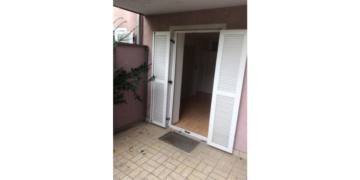 Etagenwohnung Wiesbaden Biebrich - 2 Zimmer, 50 m&sup2;, 636&euro; | Angebot:25997050