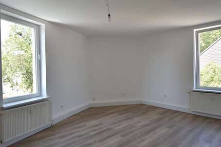 Wohnung Duisburg Mittelmeiderich - 3 Zimmer, 82 m&sup2;, 800&euro; | Angebot:26943144