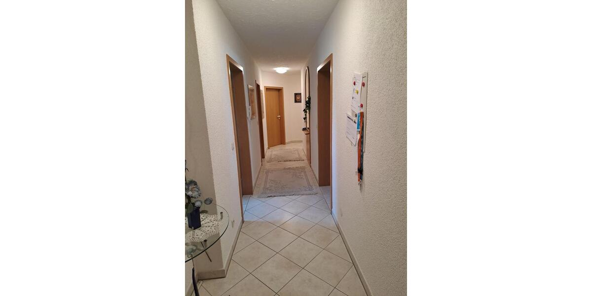 Erdgeschoßwohnung Adelsdorf - 4 Zimmer, 90 m&sup2;, 1.040&euro; | Angebot:24415572