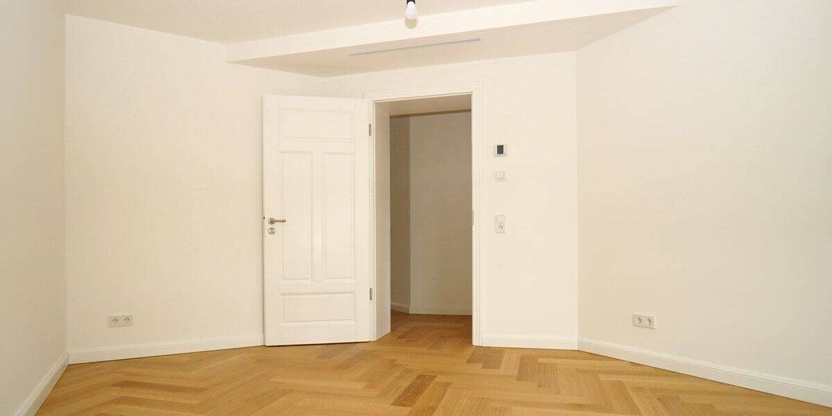 Etagenwohnung Dresden Striesen-Ost - 3 Zimmer, 85 m&sup2;, 1.850&euro; | Angebot:26767951
