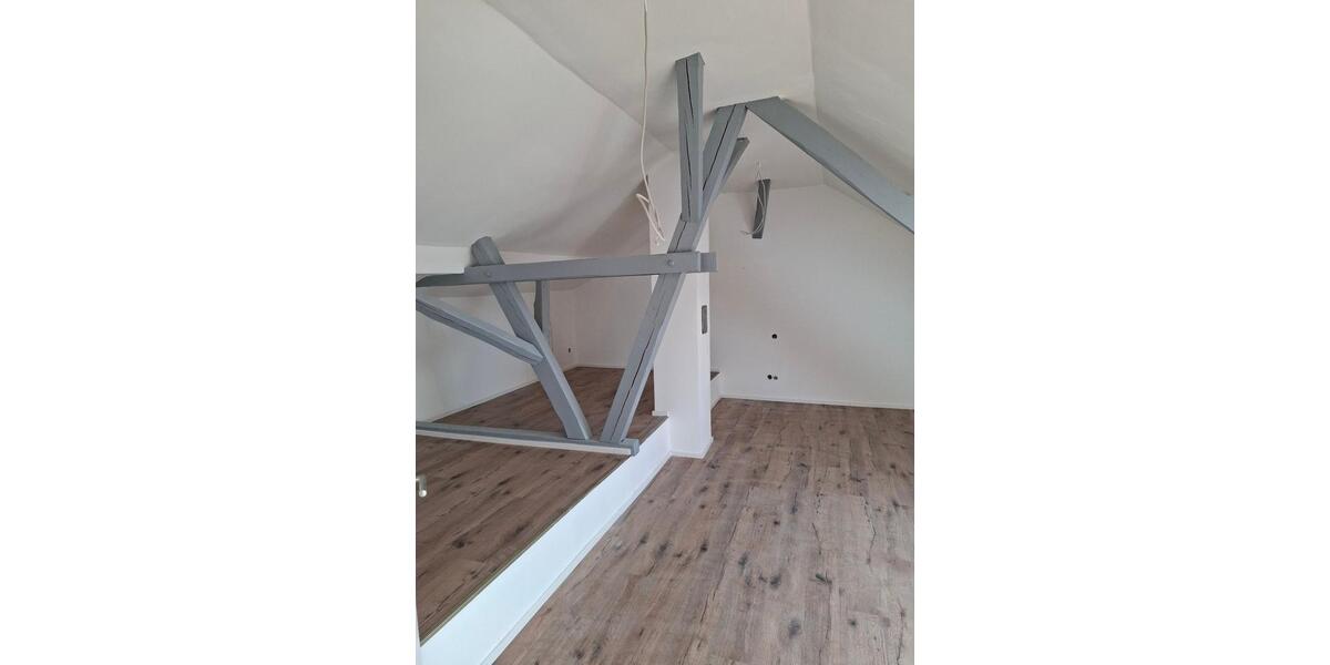 Dachgeschoßwohnung Klingenmünster - 3 Zimmer, 120 m&sup2;, 800&euro; | Angebot:25873823