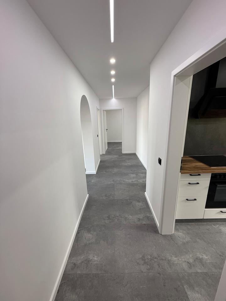 Traumhafte 3,5-Zimmer-Wohnung mit Balkon, Garage & Traumaussicht