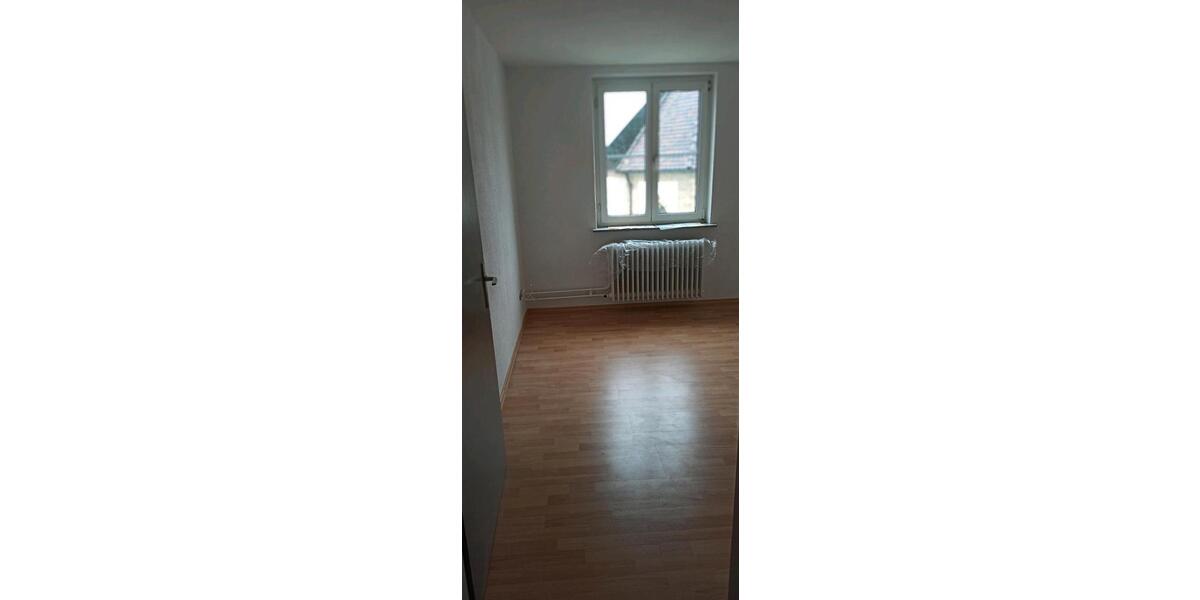 Dachgeschoßwohnung Blumberg - 3 Zimmer, 72 m&sup2;, 700&euro; | Angebot:24372499