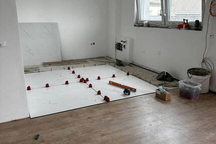 4 Zimmer-Wohnung mit Balkon, Barrierefrei, Aufzug, mit günstigen Sonnen-Energie (A+)