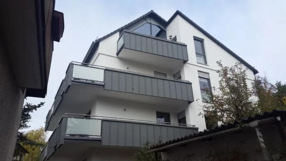Helle, renovierte 3,5 ZW Gerbrunn (OG) mit Balkon