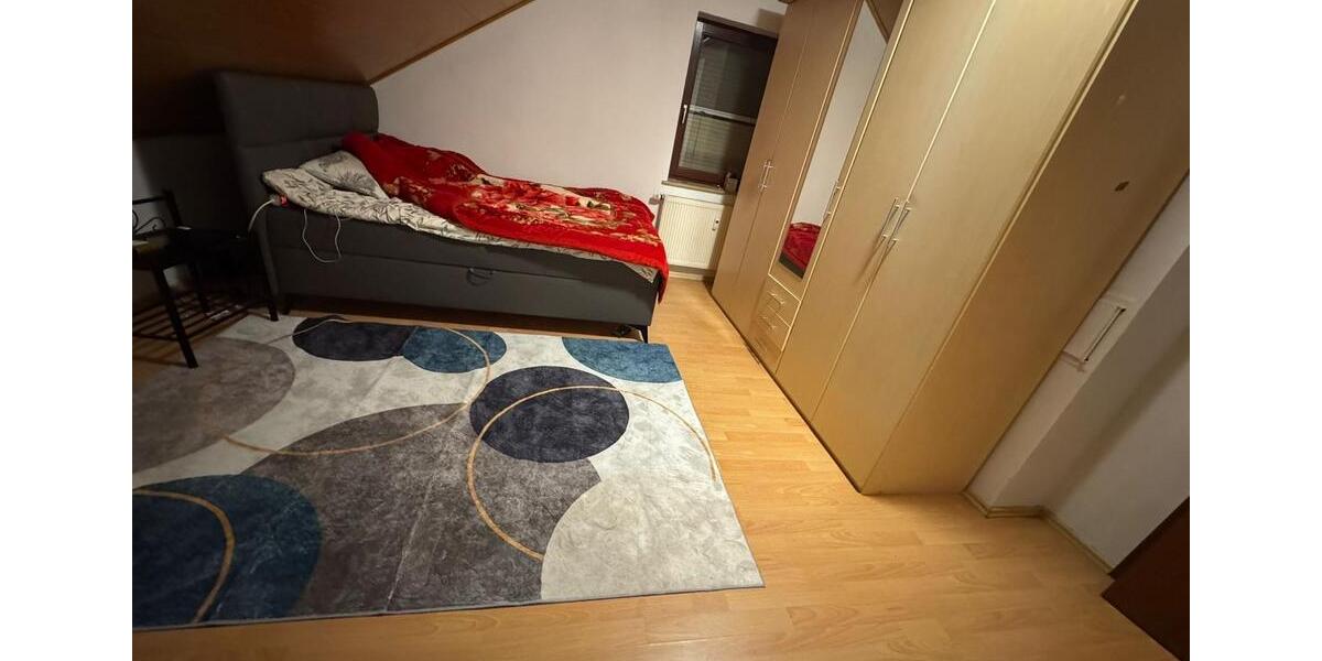 Dachgeschoßwohnung Solms - 2 Zimmer, 70 m&sup2;, 700&euro; | Angebot:24731773