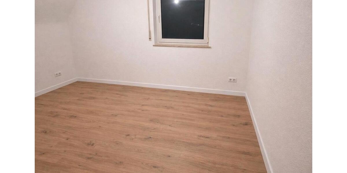 Dachgeschoßwohnung Albstadt - 4 Zimmer, 68 m&sup2;, 700&euro; | Angebot:26023490