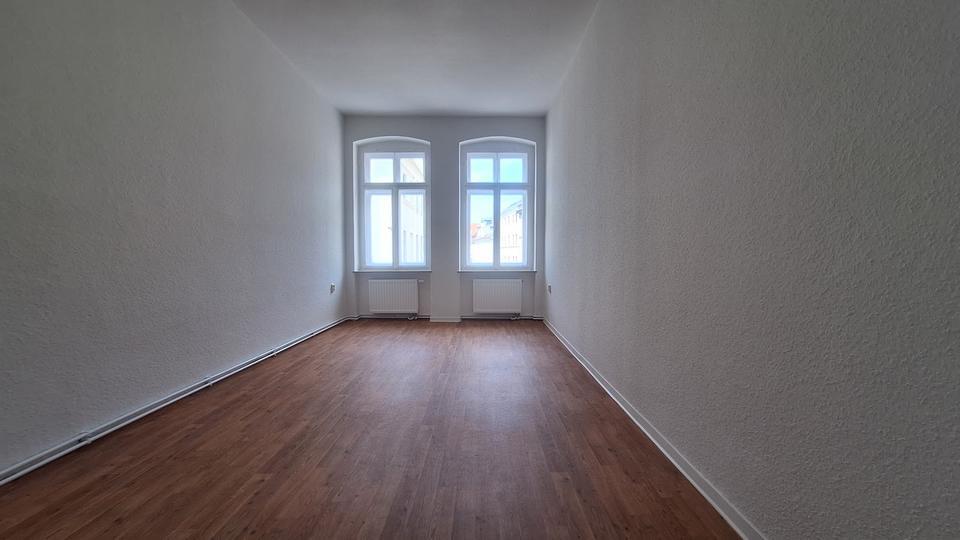 2 Zimmer mit Balkon, Einbauküche & neuer Gründerzeitfassade – zentral wohnen, entspannt ankommen! zimmer