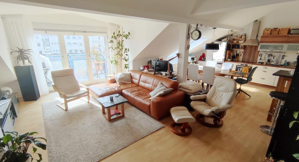 Darmstadt-Stadtmitte exclusive 3.Zi-Dachgeschoßwohnung mit Balkon von PRIVAT 3 zimmer
